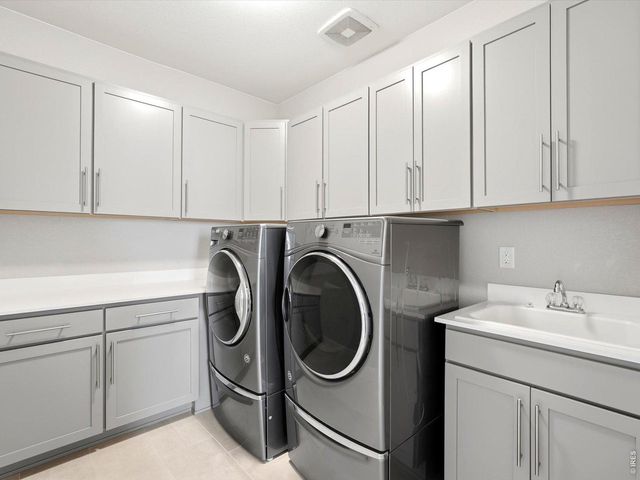 3012 Yale Dr, Broomfield, CO 80023