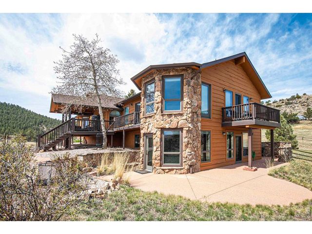90 Mount Axtell Dr, Livermore, CO 80536