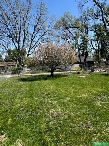 2707 Calhoun Street, Bellevue, NE 68005