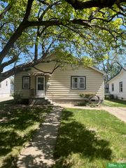 2707 Calhoun Street, Bellevue, NE 68005