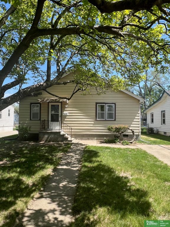 2707 Calhoun Street, Bellevue, NE 68005