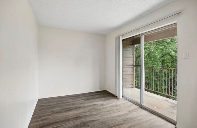 6050 Melody Lane, Dallas, TX 75231