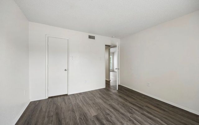 6050 Melody Lane, Dallas, TX 75231