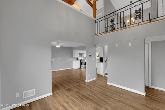 7907 Brynwood Ln, Louisville, KY 40291