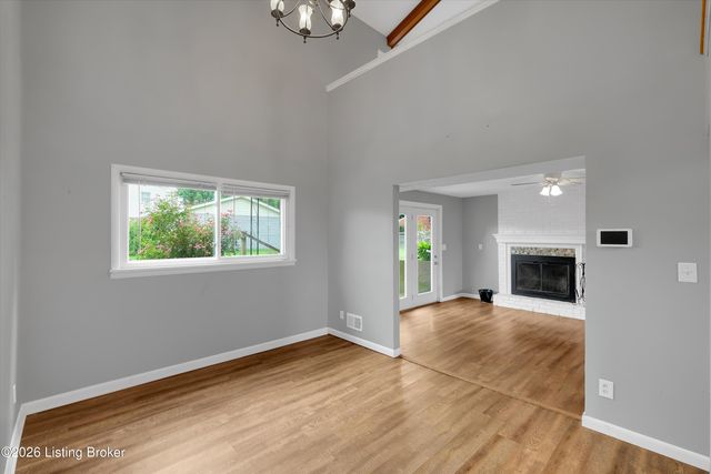 7907 Brynwood Ln, Louisville, KY 40291