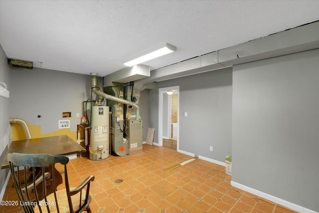 7907 Brynwood Ln, Louisville, KY 40291