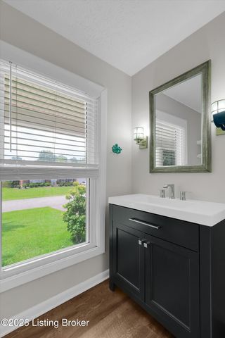 7907 Brynwood Ln, Louisville, KY 40291