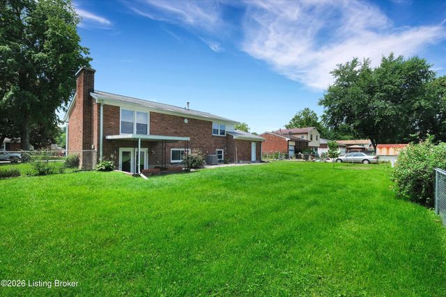 7907 Brynwood Ln, Louisville, KY 40291
