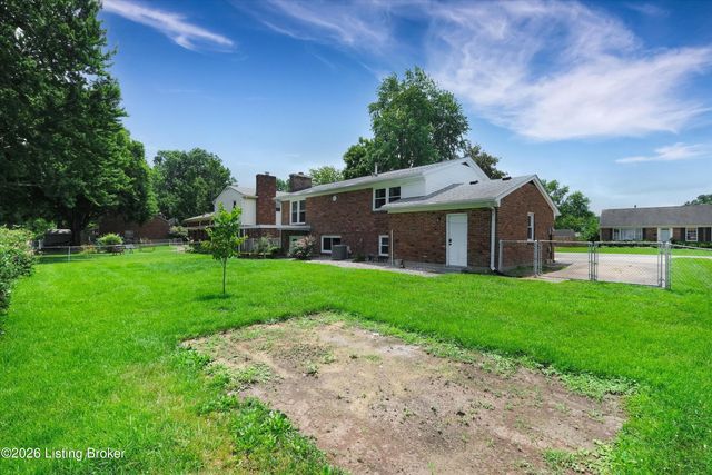 7907 Brynwood Ln, Louisville, KY 40291