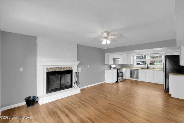 7907 Brynwood Ln, Louisville, KY 40291