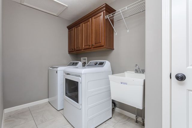 2501 Fieldstone Court, Normal, IL 61761