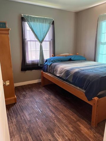 1207 N HYDRAULIC ST, Wichita, KS 67214