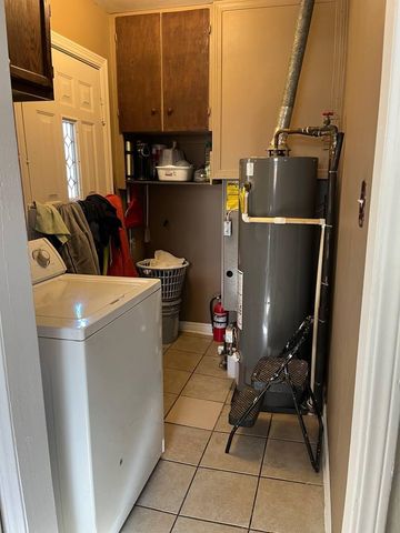 1207 N HYDRAULIC ST, Wichita, KS 67214