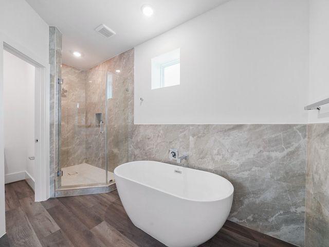 7504 Carver Road B, Houston, TX 77088