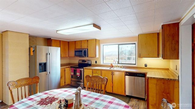 79 Duck Lake Road, Omak, WA 98841