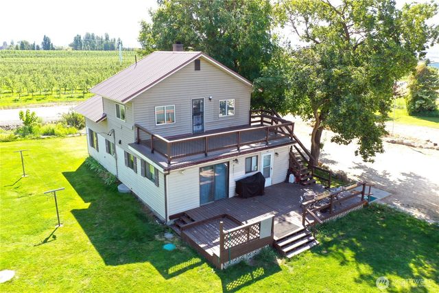 79 Duck Lake Road, Omak, WA 98841