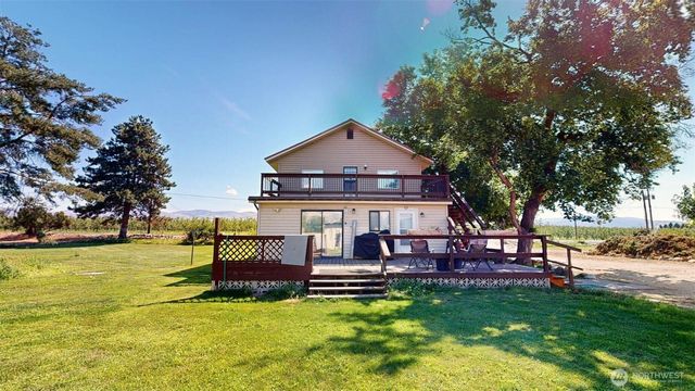 79 Duck Lake Road, Omak, WA 98841