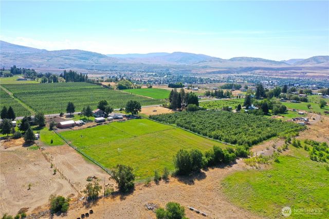 79 Duck Lake Road, Omak, WA 98841