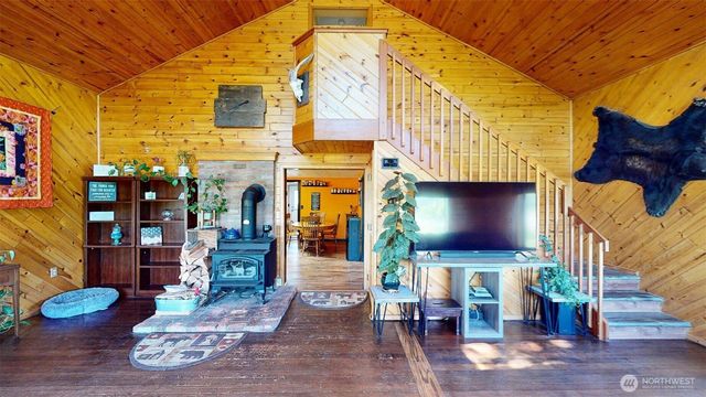 79 Duck Lake Road, Omak, WA 98841