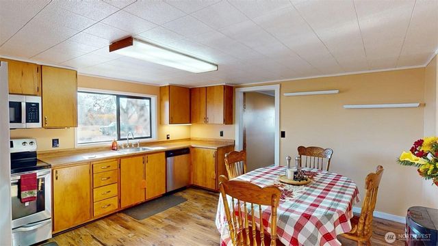 79 Duck Lake Road, Omak, WA 98841