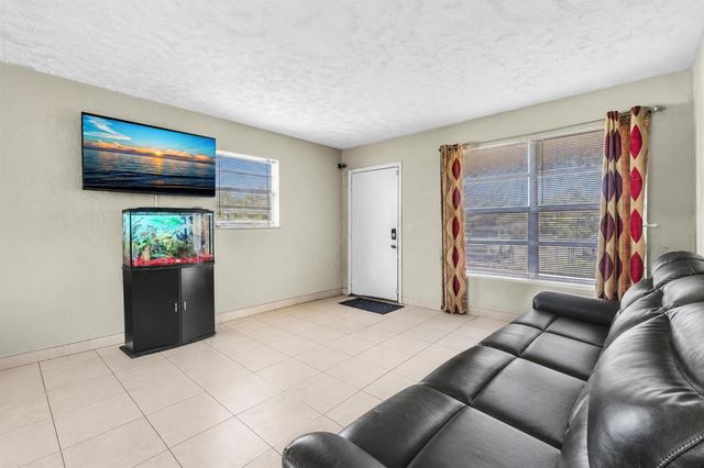 2743 NW 2nd Street, Boynton Beach, FL 33435