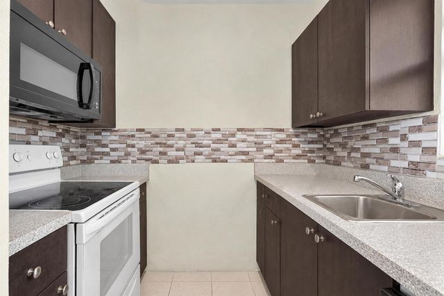 2743 NW 2nd Street, Boynton Beach, FL 33435