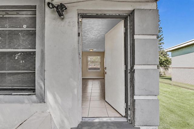 2743 NW 2nd Street, Boynton Beach, FL 33435