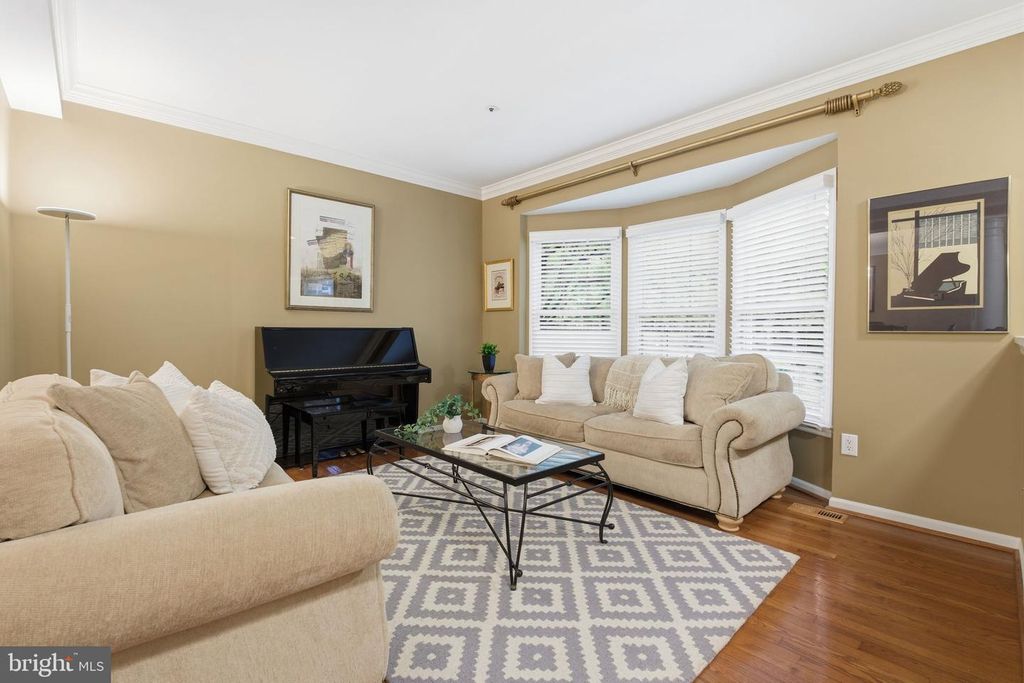 Image 2 of property listing at 12634 GRANITE RIDGE DR, North Potomac, MD 20878