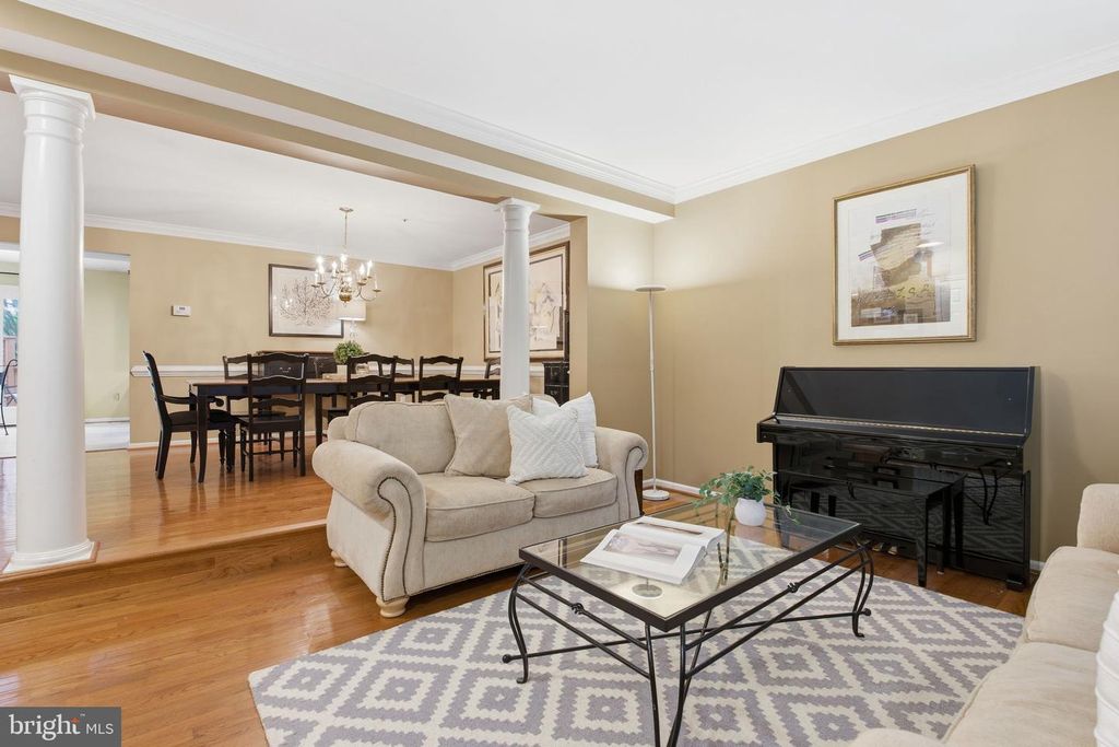 Image 3 of property listing at 12634 GRANITE RIDGE DR, North Potomac, MD 20878