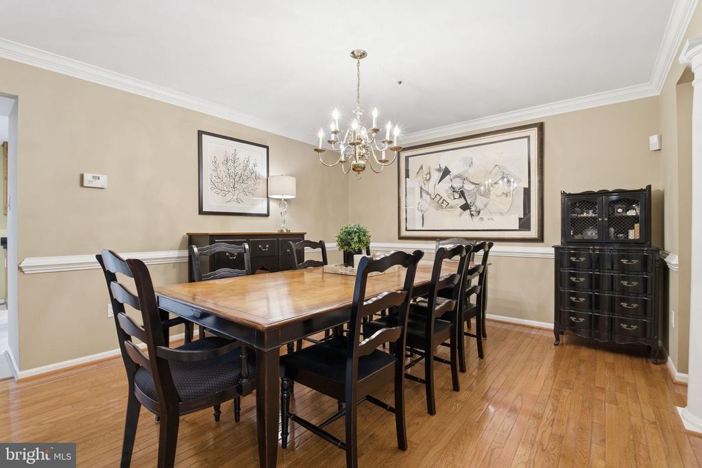 Image 4 of property listing at 12634 GRANITE RIDGE DR, North Potomac, MD 20878