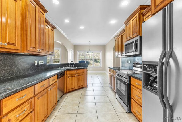 281 Sunset Drive, Deatsville, AL 36022