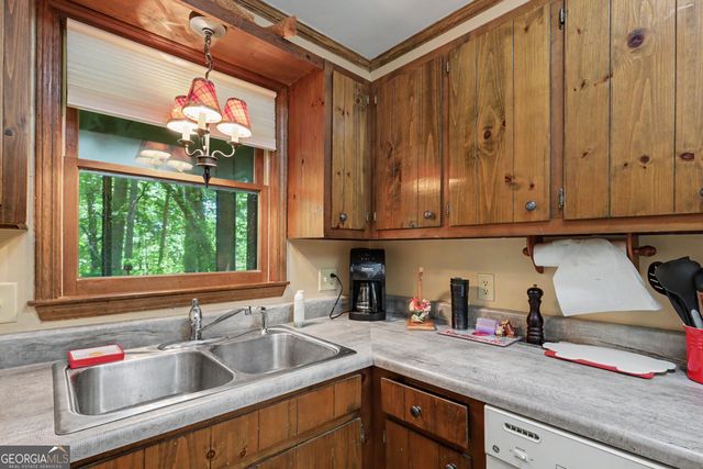 102 Moses Road, Rabun Gap, GA 30568