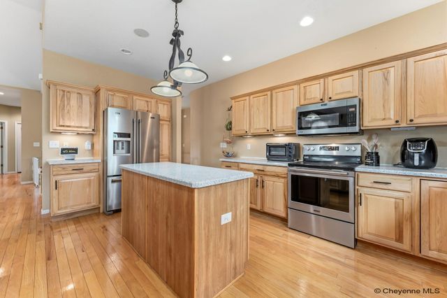 2802 REYNOLDS, Laramie, WY 82072