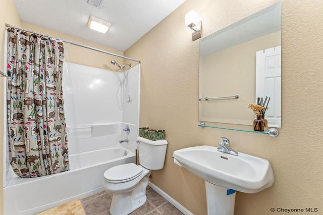 2802 REYNOLDS, Laramie, WY 82072