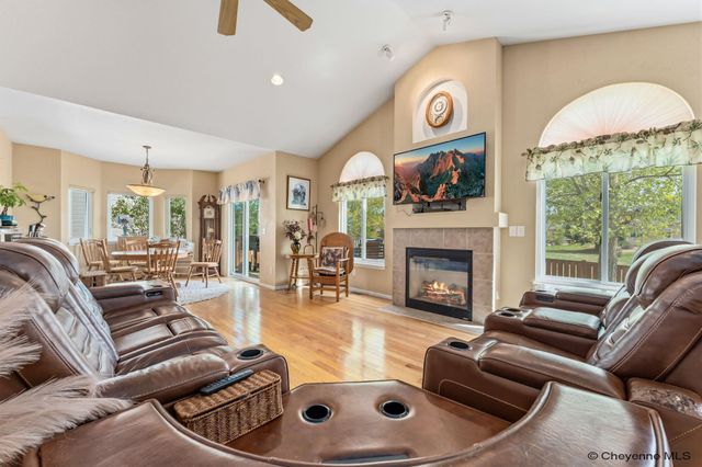 2802 REYNOLDS, Laramie, WY 82072