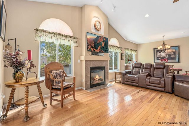 2802 REYNOLDS, Laramie, WY 82072