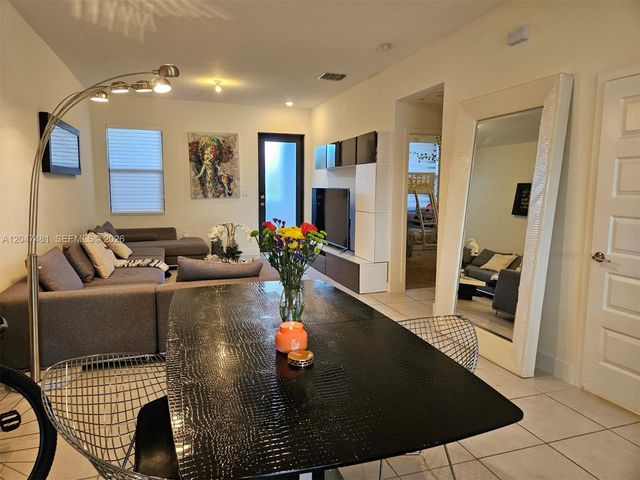 8195 NW 104th Ave 23, Doral, FL 33178