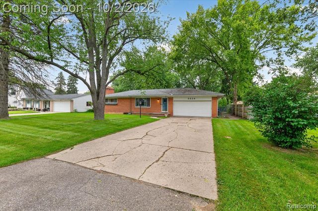 5539 Sunwood Drive, Waterford, MI 48329