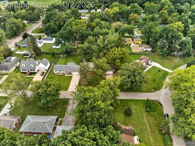 5539 Sunwood Drive, Waterford, MI 48329