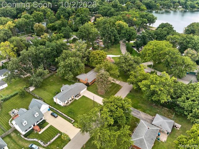 5539 Sunwood Drive, Waterford, MI 48329