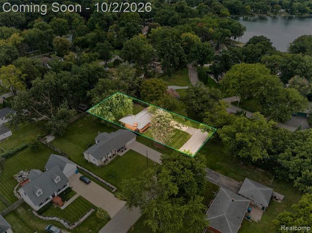 5539 Sunwood Drive, Waterford, MI 48329