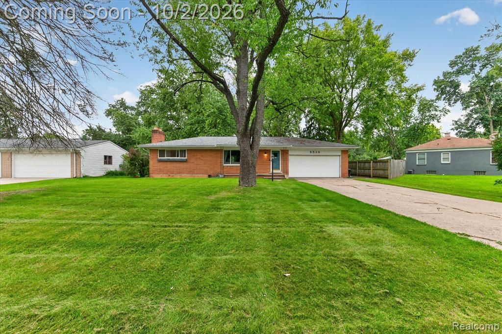 5539 Sunwood Drive, Waterford, MI 48329