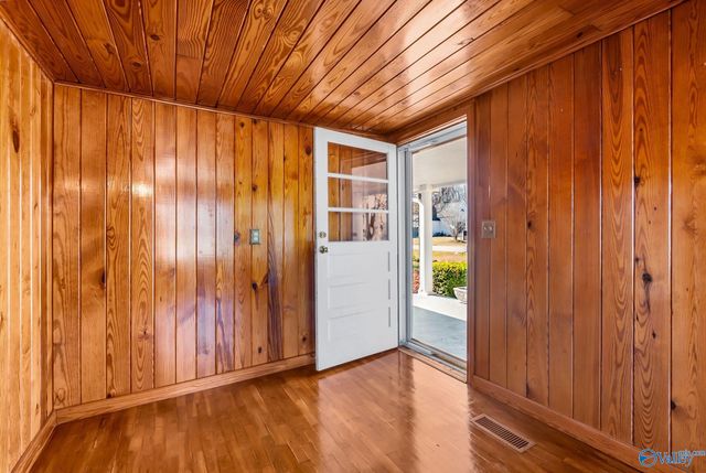 10248 New Cut Road, Athens, AL 35611