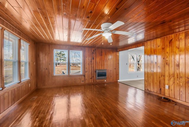 10248 New Cut Road, Athens, AL 35611