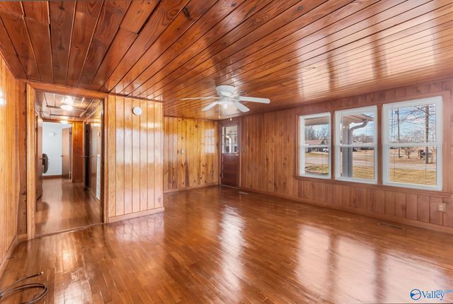 10248 New Cut Road, Athens, AL 35611