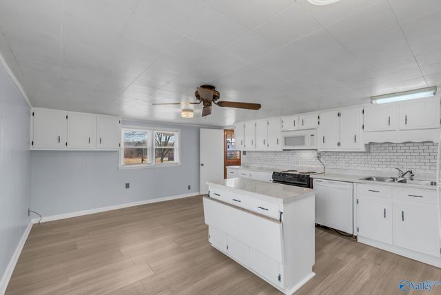 10248 New Cut Road, Athens, AL 35611