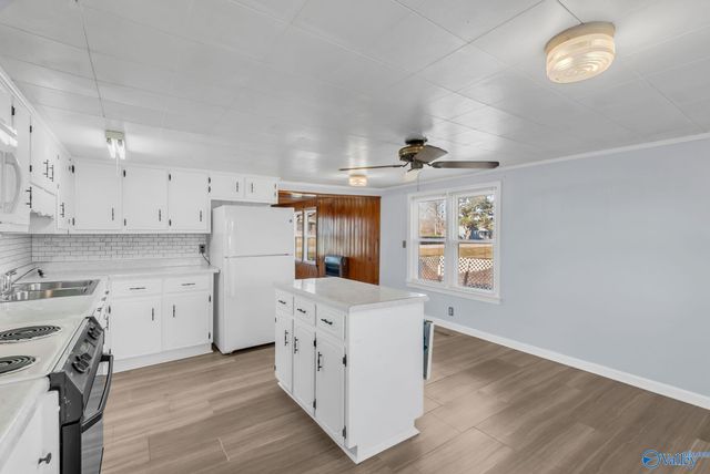 10248 New Cut Road, Athens, AL 35611