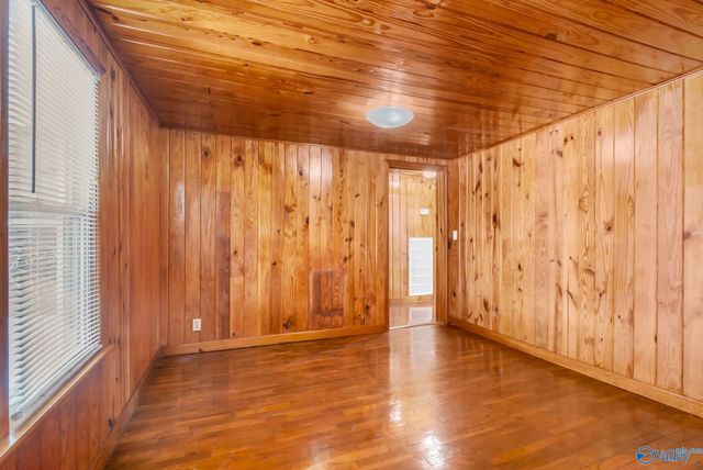 10248 New Cut Road, Athens, AL 35611