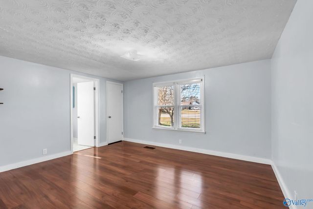 10248 New Cut Road, Athens, AL 35611