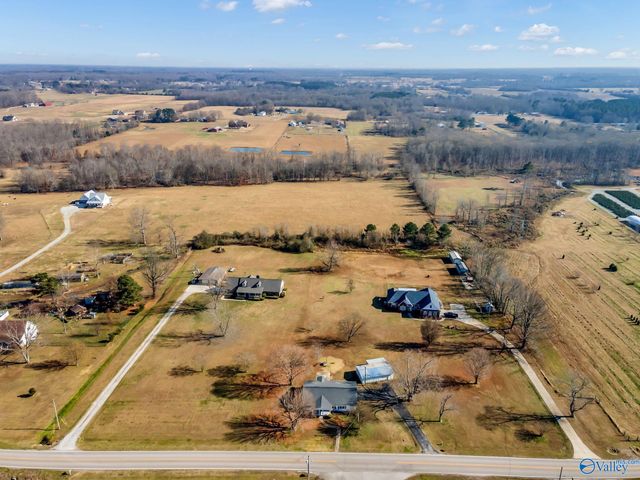 10248 New Cut Road, Athens, AL 35611